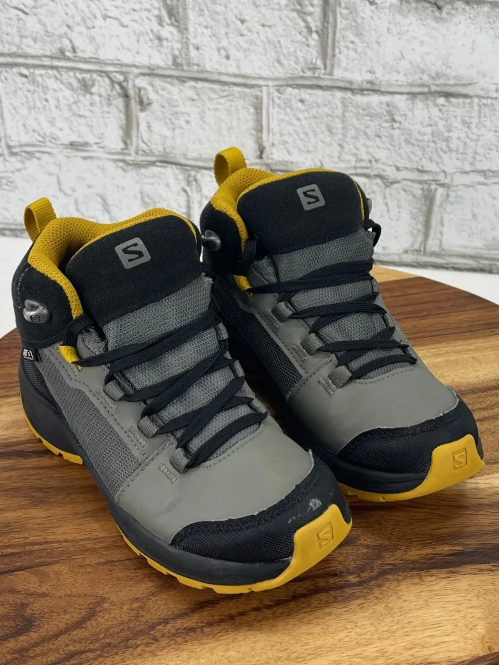 Salomon Outward CSWP Kids Sz. 1 Gray Black Yellow Waterproof Hiking Boots
